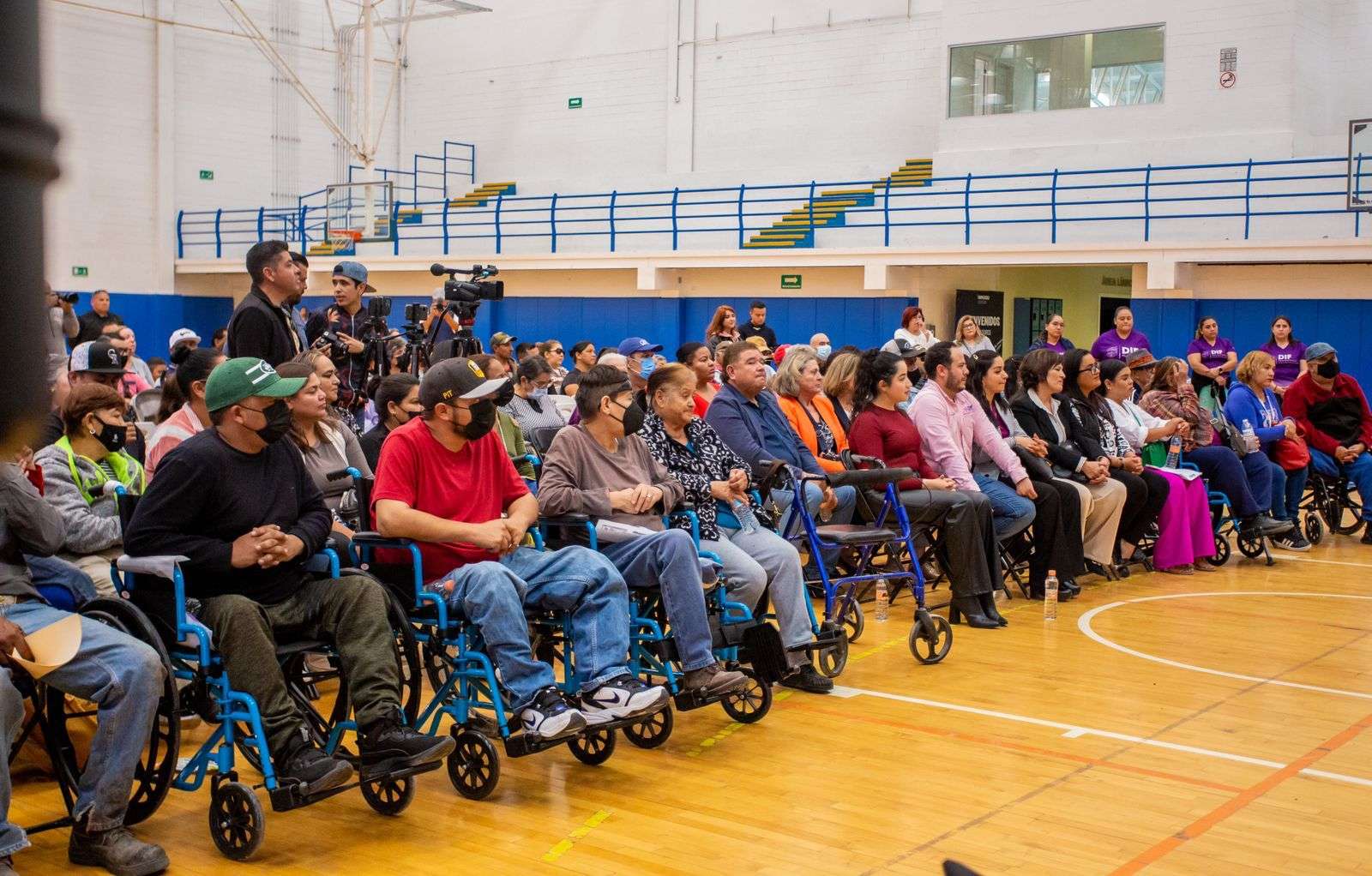 Entrega Dif Mas De Sillas De Ruedas El Bordo