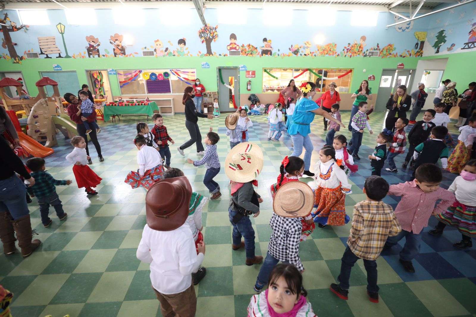 Celebran la Revolución mexicana en estancia infantil municipal El Bordo