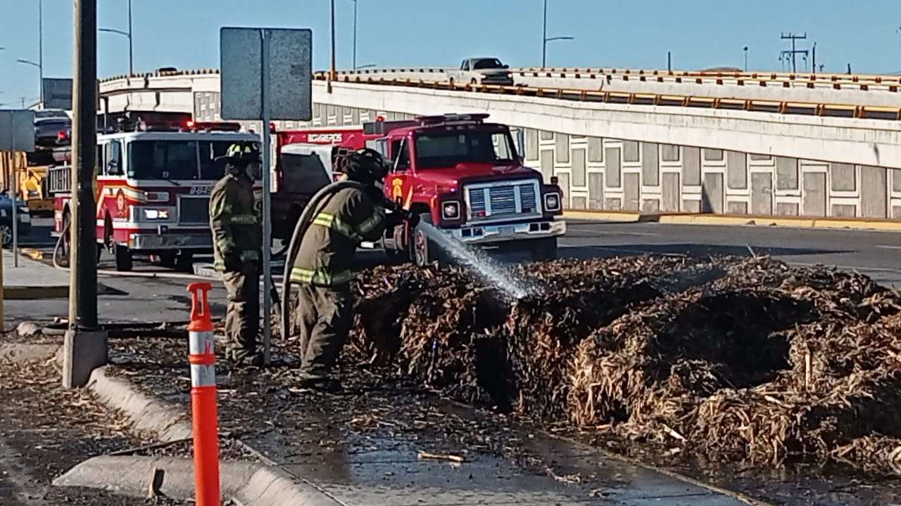 Consume Incendio Pacas De Alfalfa En Curvas Del Perico El Bordo