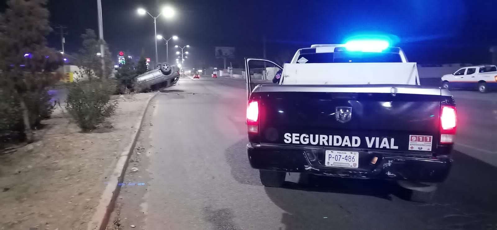 Pierde el control, vuelca y se da a la fuga | El Bordo