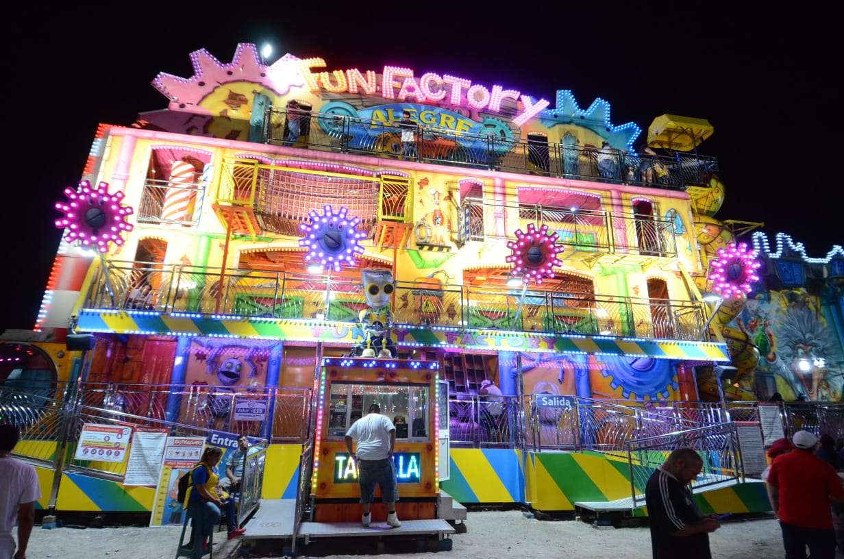 Usan Más Adolescentes Y Jóvenes Los Juegos Extremos De La Feria El Bordo