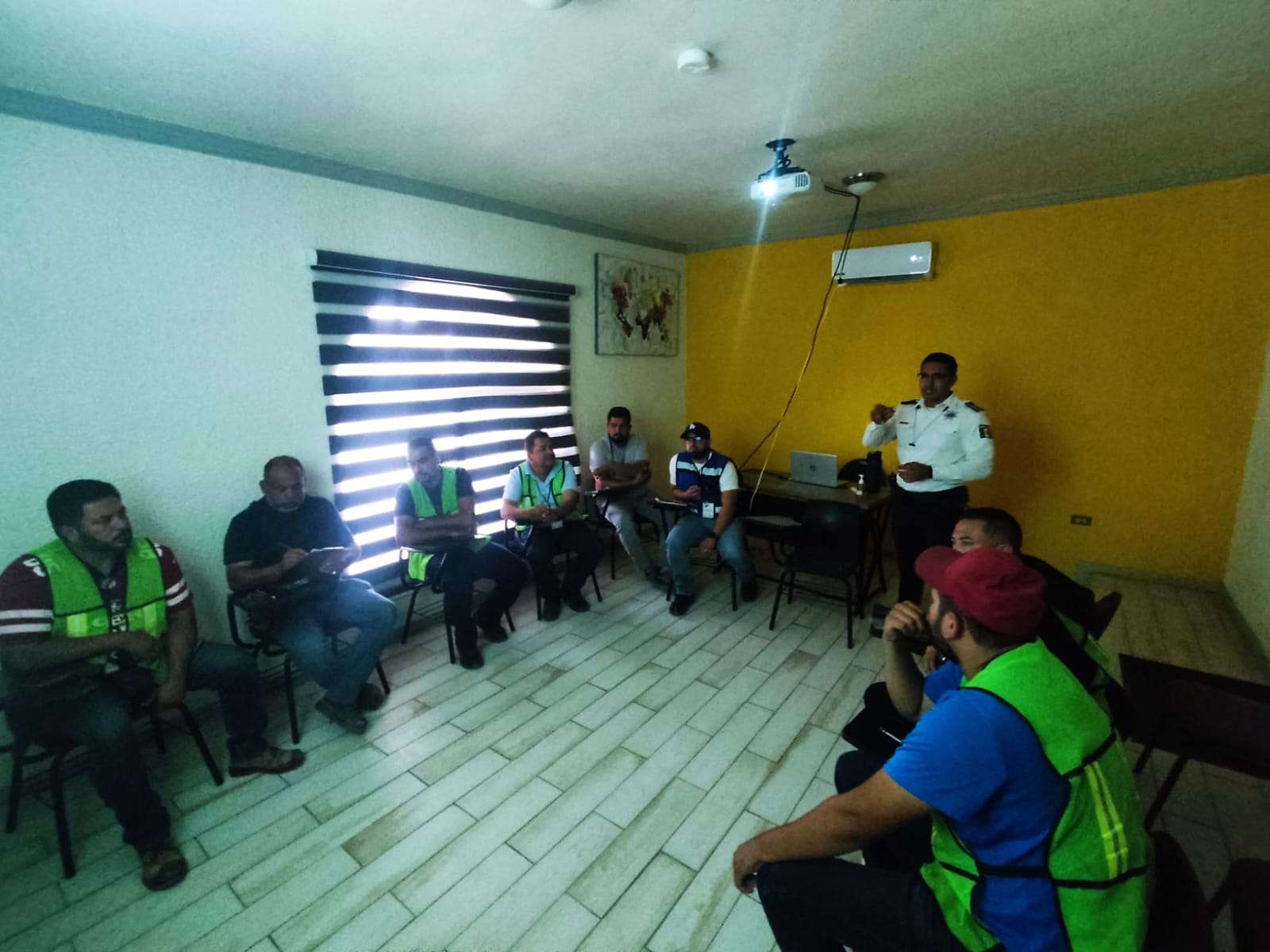 Capacita seguridad vial en materia de manejo defensivo a choferes de ...