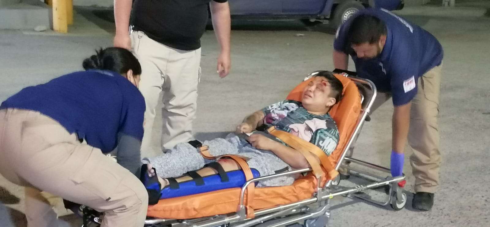 Cae motociclista en bache y se lesiona en la Hermanos Escobar | El Bordo