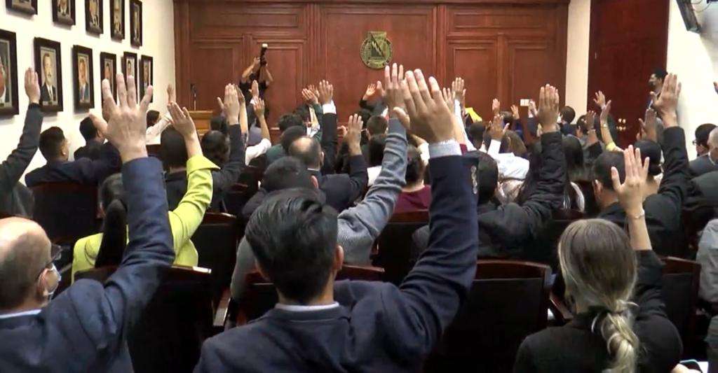 Toma protesta Heliodoro Araiza como rector interino de la uach | El Bordo