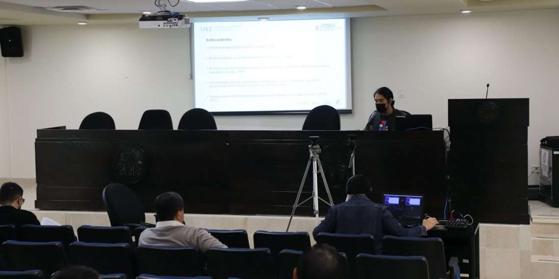 Presentan en UACJ avances de investigación económica