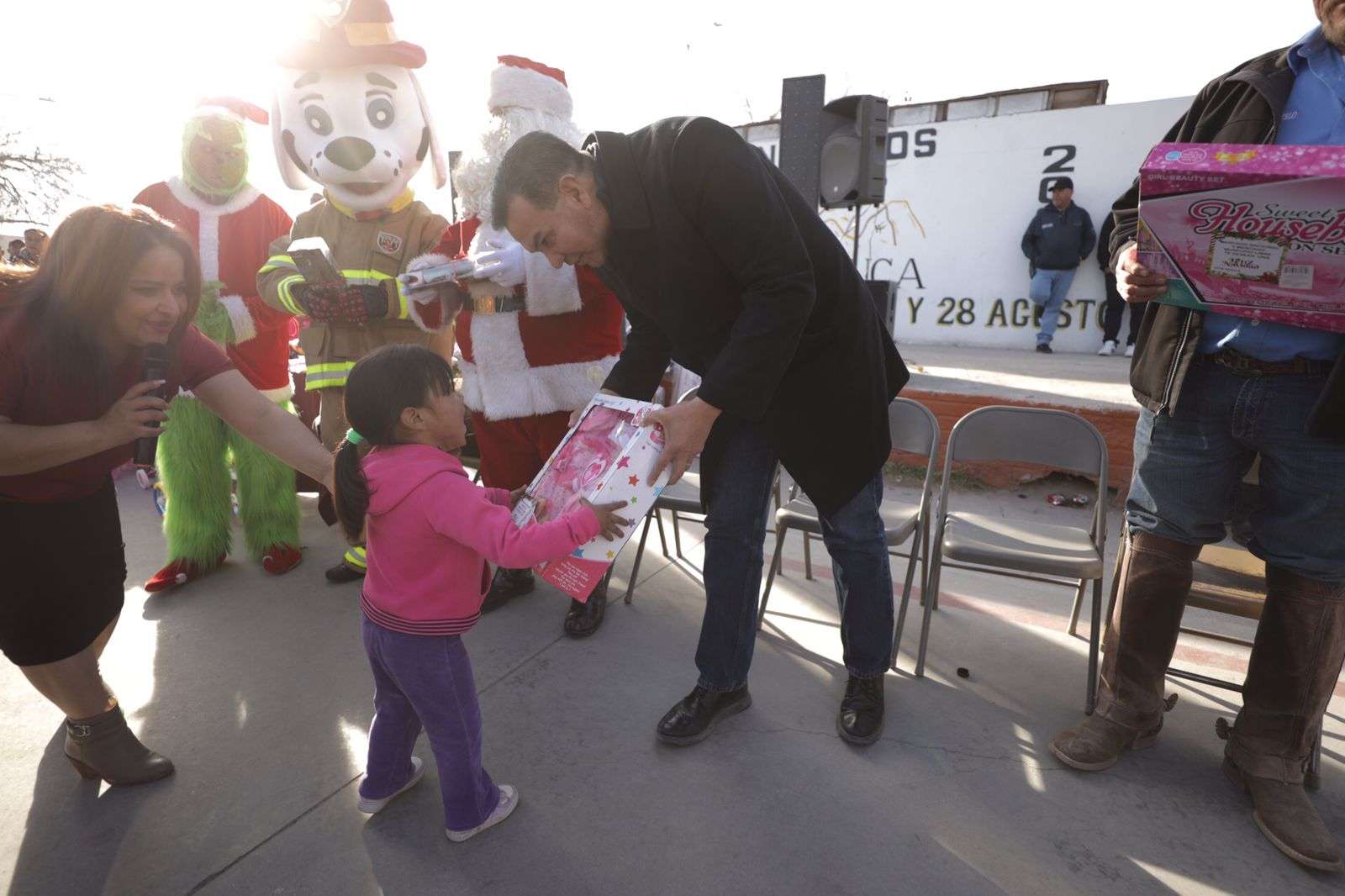 Llevan motociclistas de Juárez regalos navideños a niños de Samalayuca ...