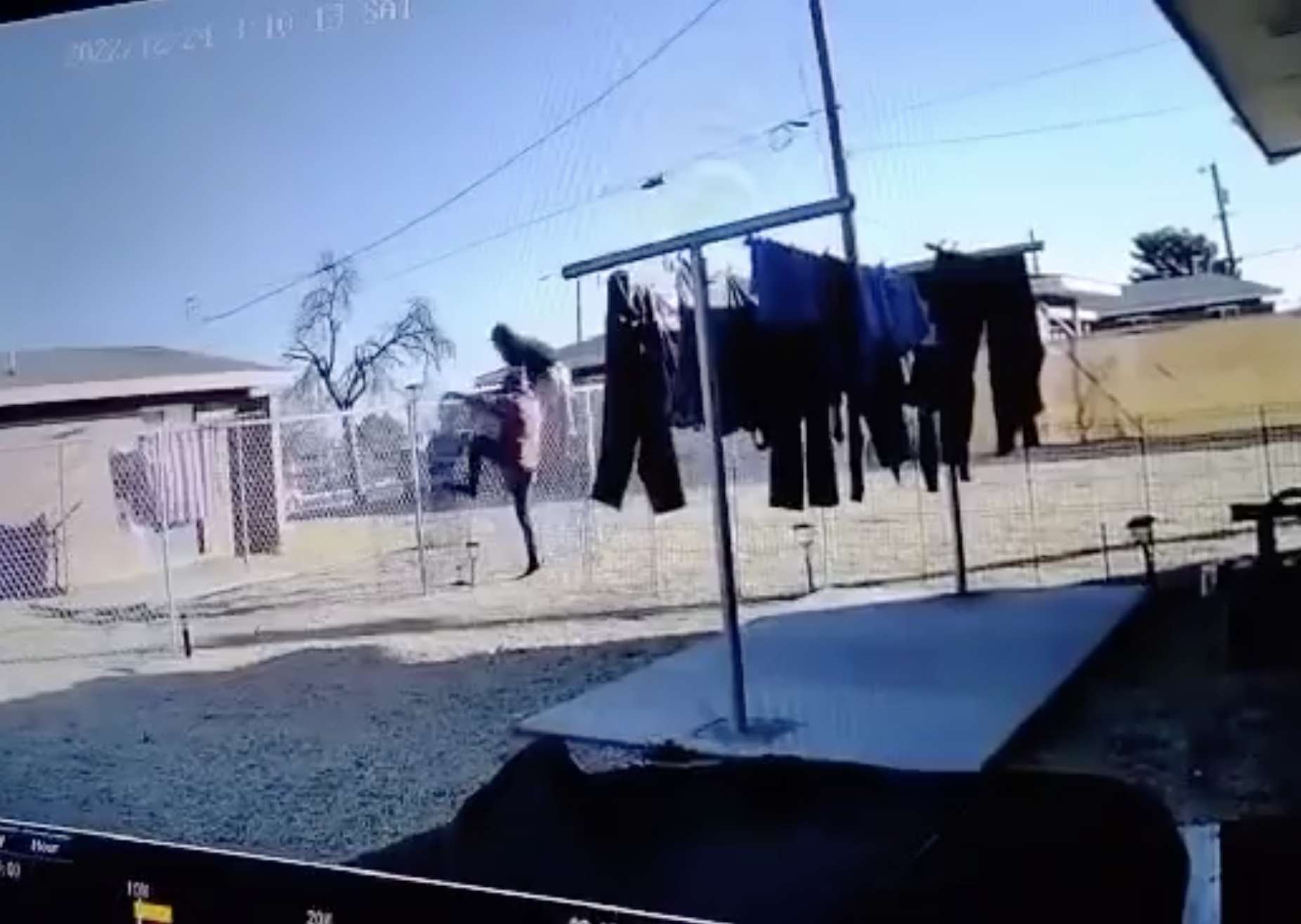 Captan a presuntos migrantes irrumpiendo en casas de El Paso
