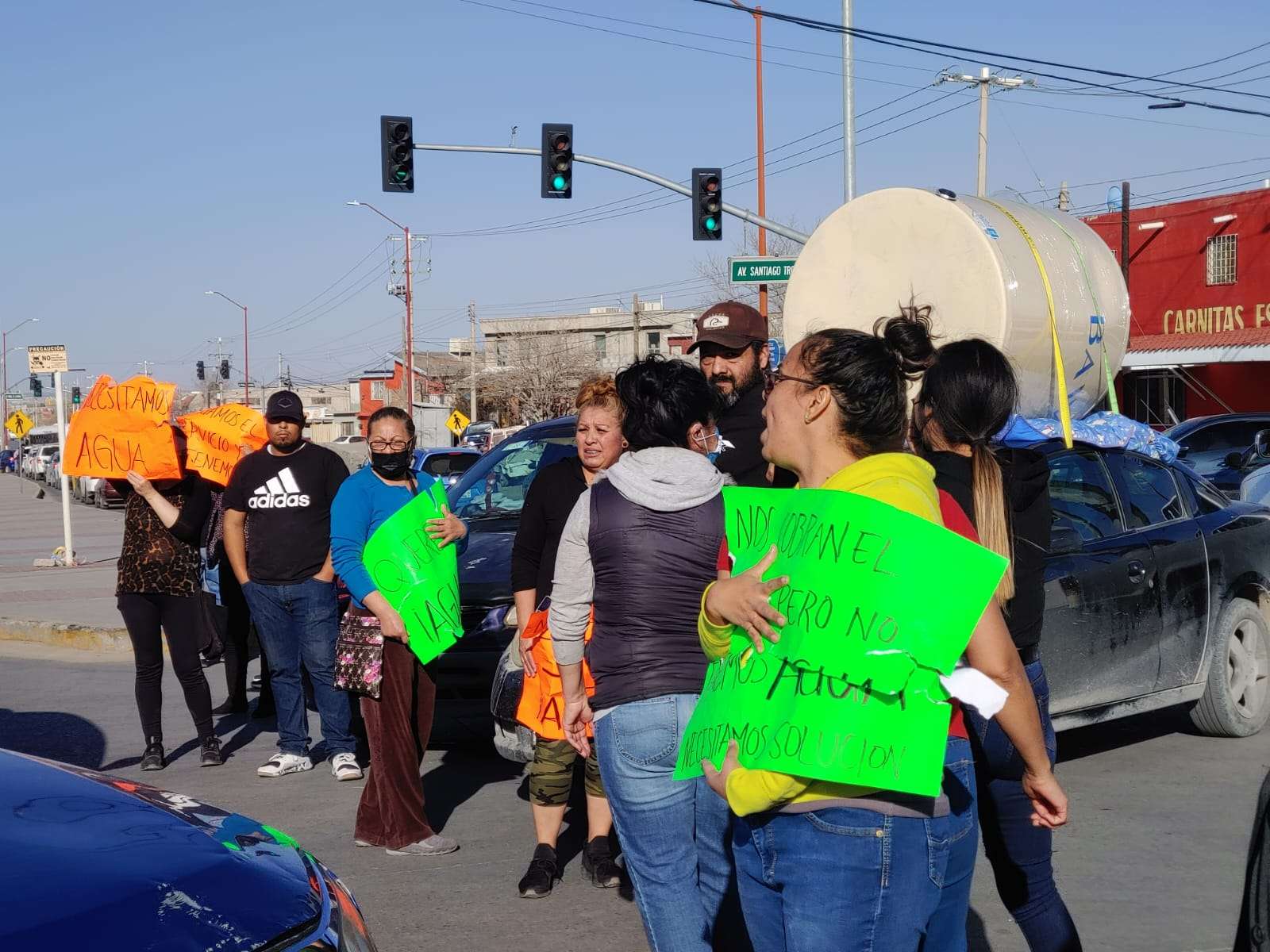 Bloquean la Santiago Troncoso en protesta por falta de agua | El Bordo
