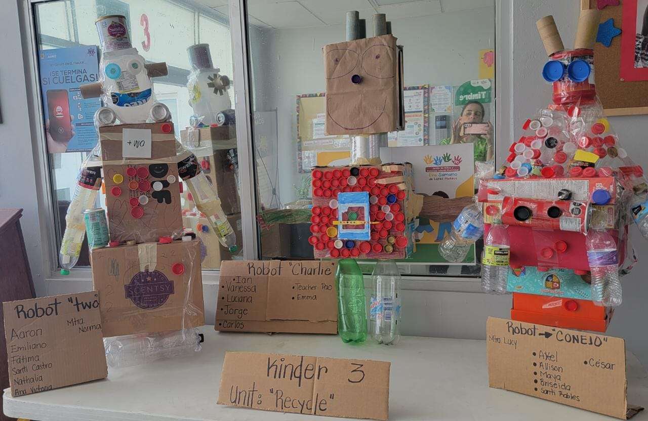 Con esculturas de robots, fomentan reciclaje en la Estancia Infantil Municipal