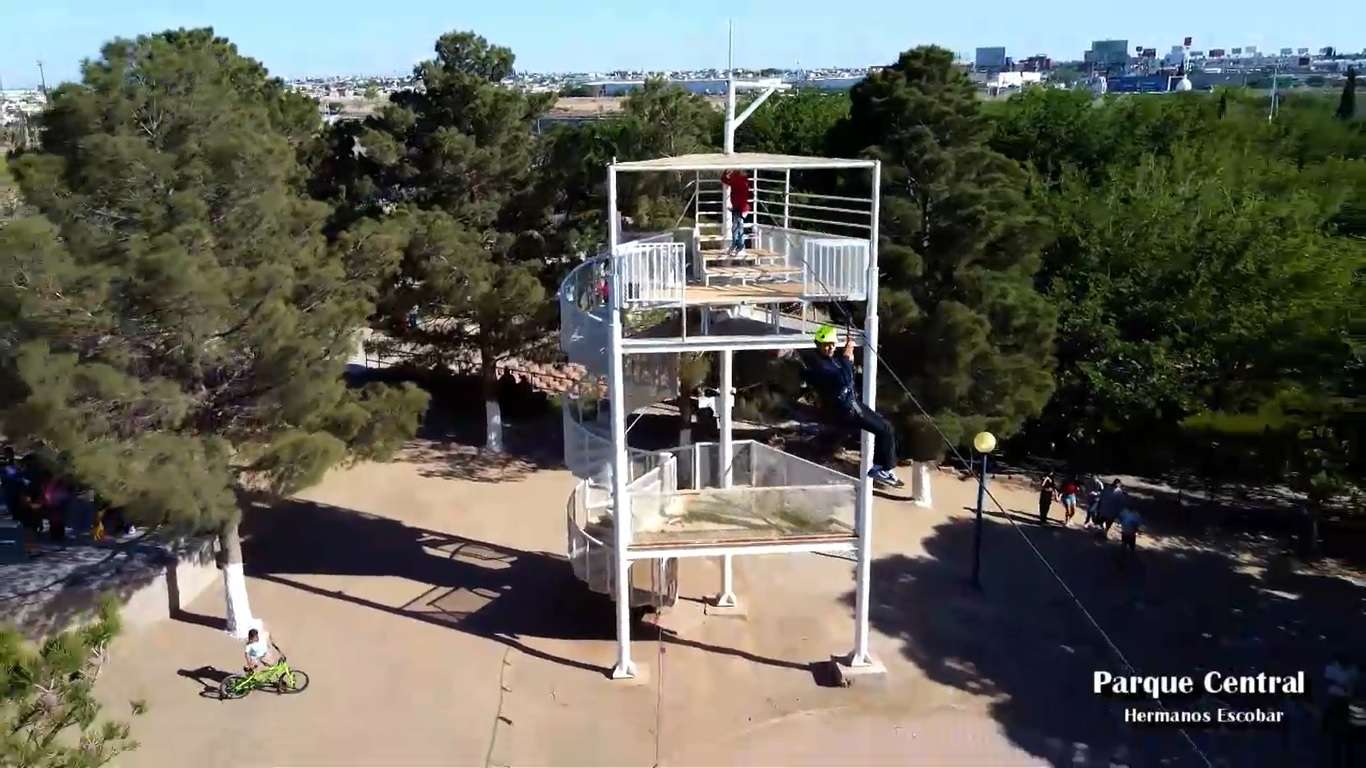 Tiene Parque Central nueva atracción: la tirolesa