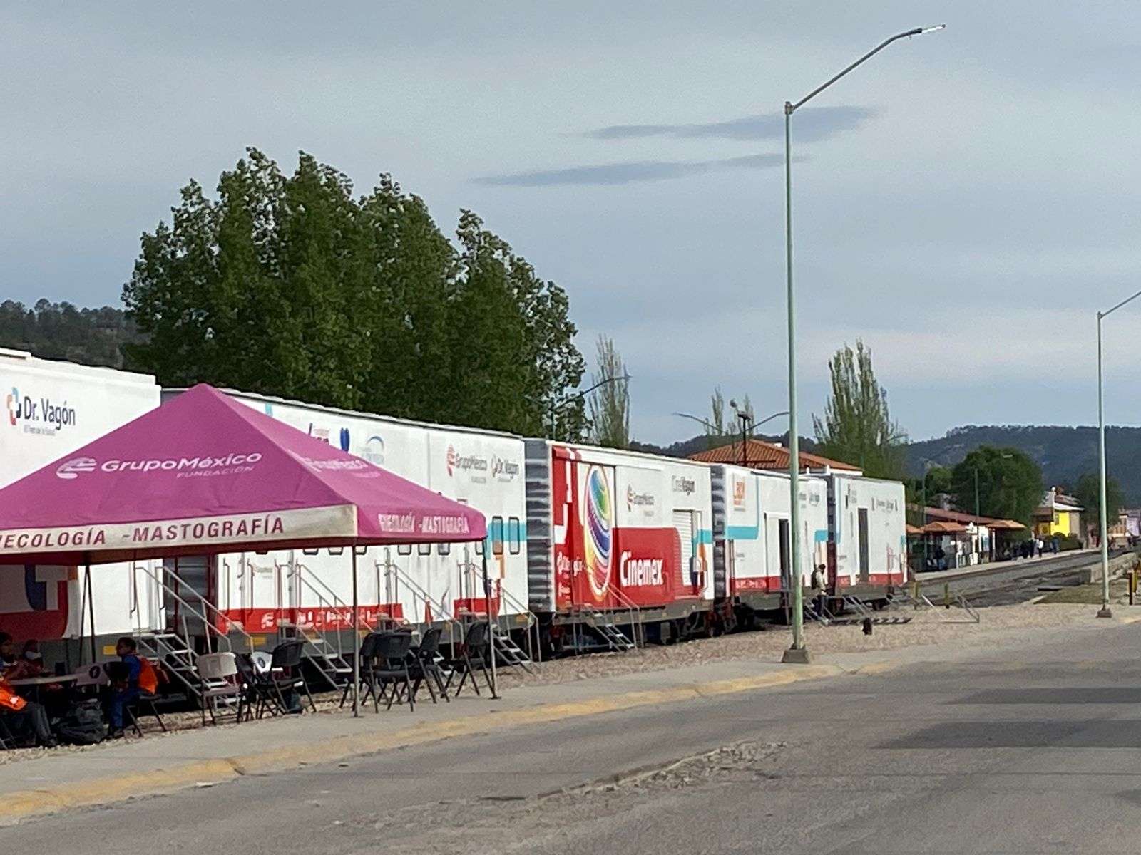 Arriba el Dr. Vagón a Creel con consultas y cine El Bordo