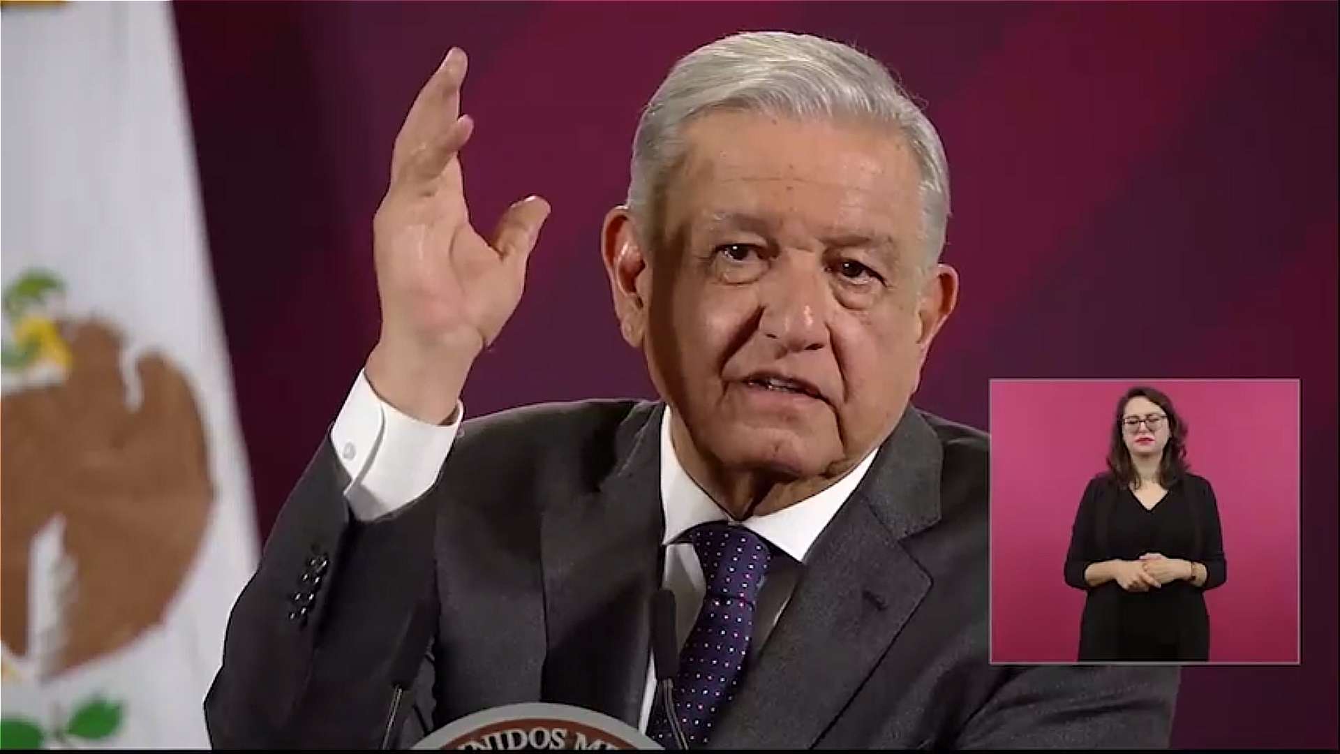 ¿Para qué le voy a enviar carta?: Amlo a Maru por amparo contra libros