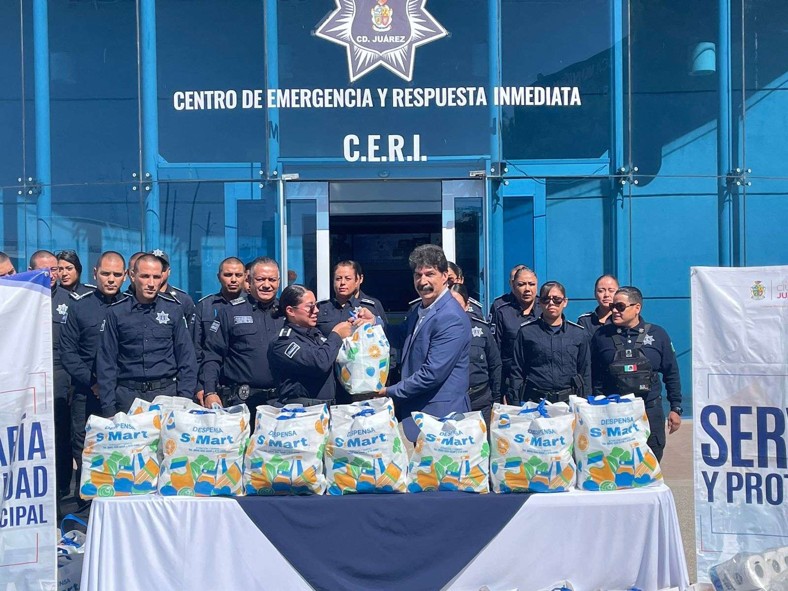 Premia Canaco a elementos de la SSPM con despensas básicas | El Bordo
