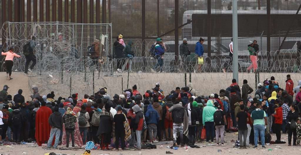 Viaja caravana antimigrante a Texas para protestar por cruces ilegales