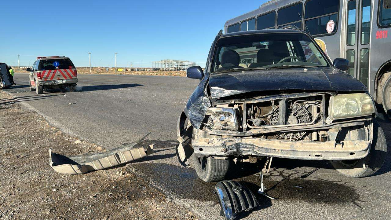 Mujer Resulta Lesionada En Choque Con Volcadura El Bordo