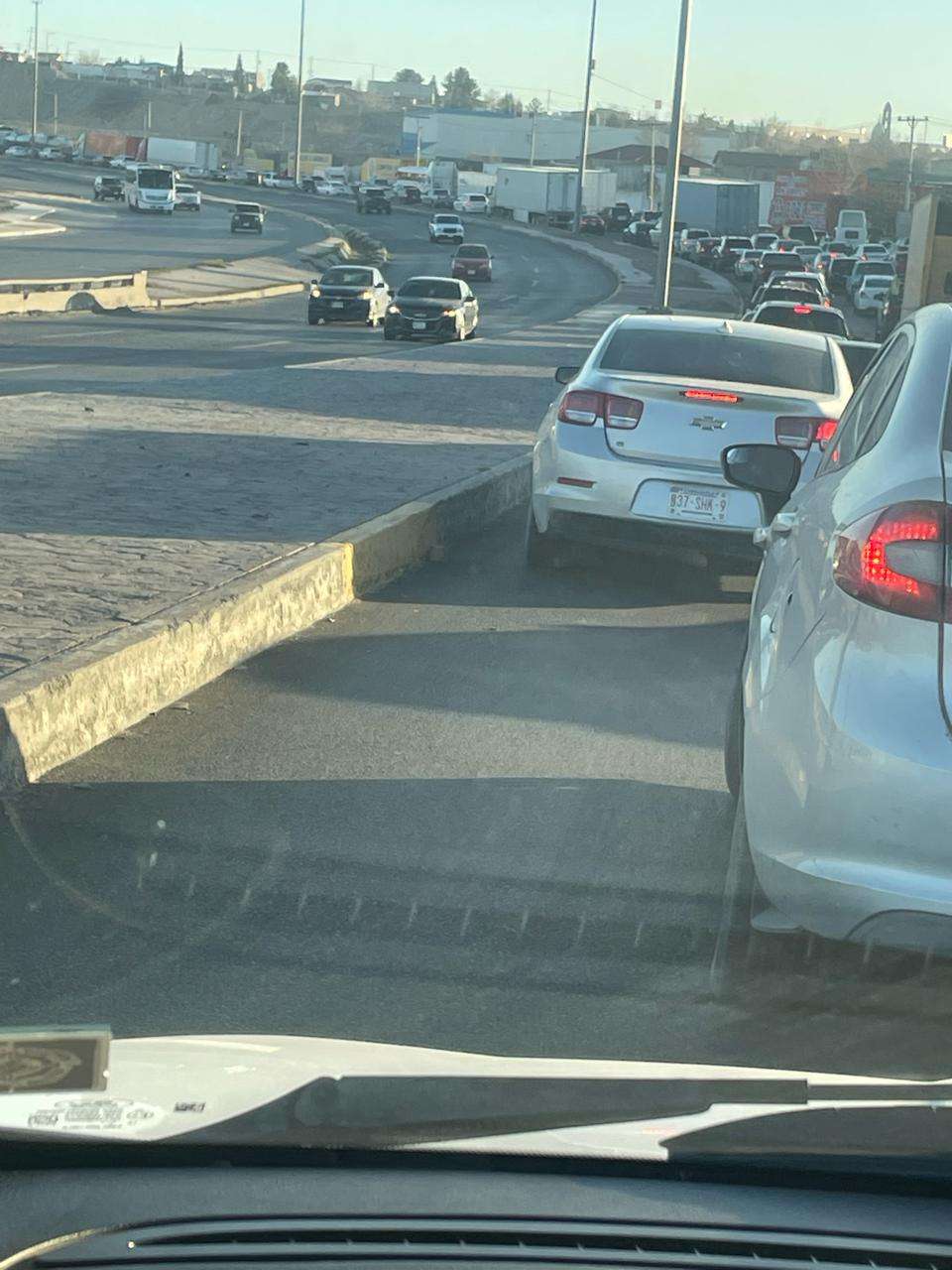 Se forma enorme congestionamiento vial en el bulevar Independencia