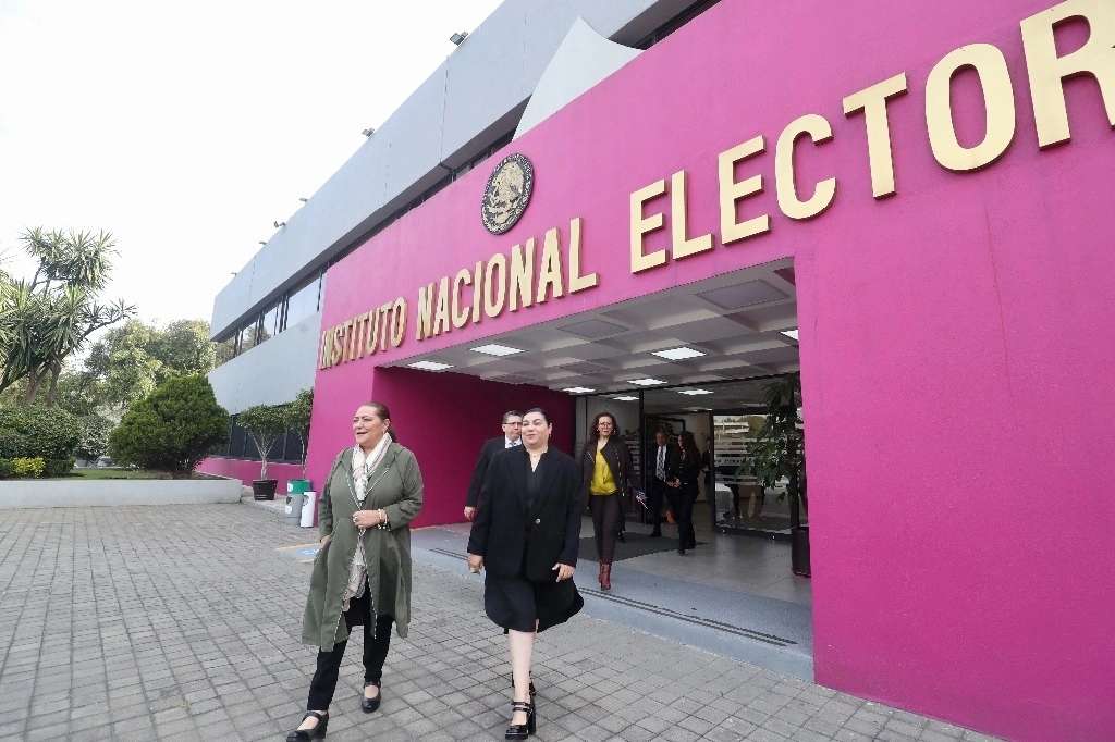 Viene diluvio de 22 meses de spots para 3 meses de campaña