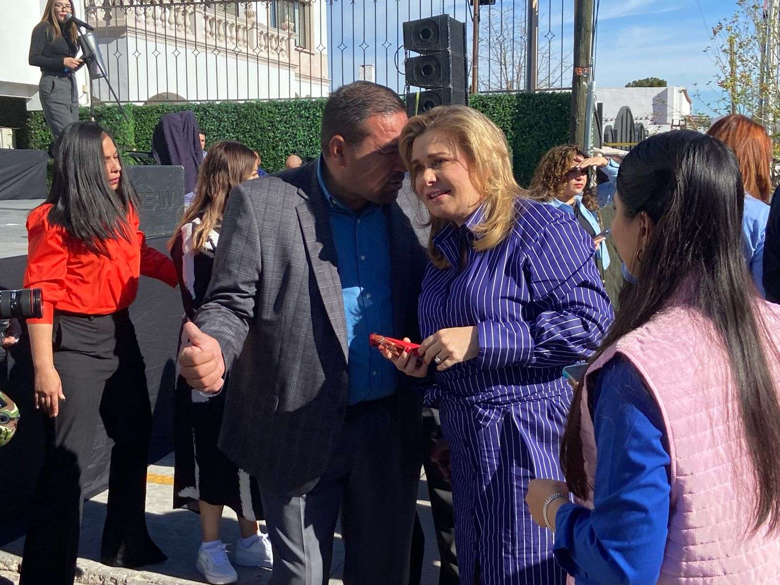 Acude Maru Campos a firma de candidatura de Marco Bonilla | El Bordo