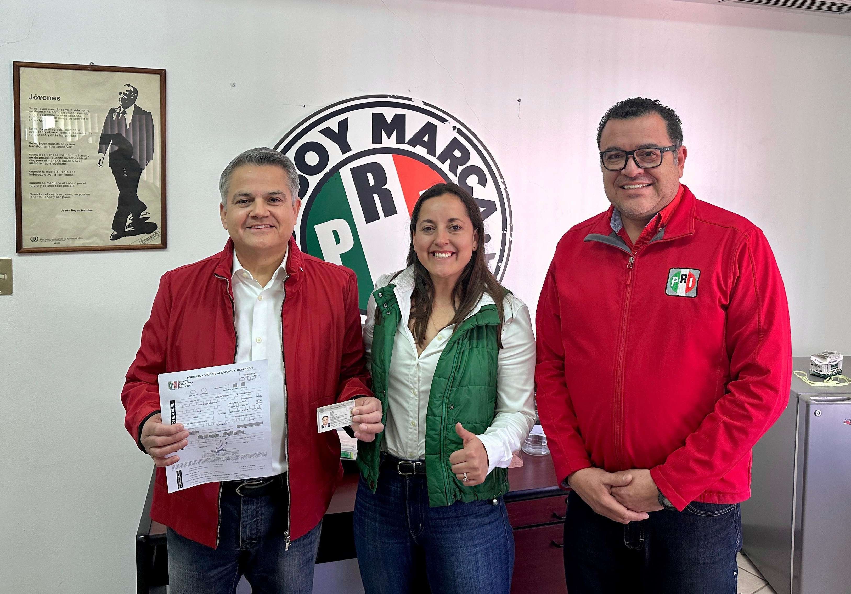 Regresa Jesús Esparza Flores al PRI El Bordo