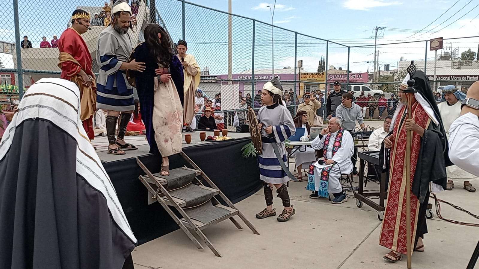 Escenifican la Pasión de Cristo en la Divina Providencia | El Bordo