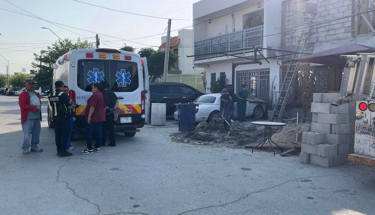 Joven se fractura el brazo tras caer de una altura de 3 metros | El Bordo