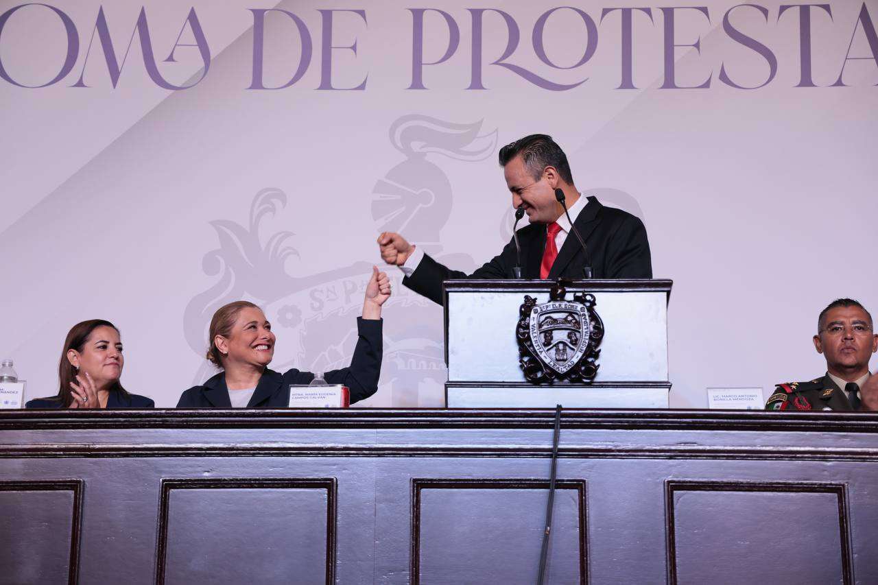 Chocan puños Maru y Marco Bonilla: Pasamos prueba de la ciudadanía