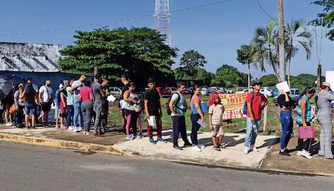 Sale caravana de 800 migrantes desde Chiapas; buscan el "sueño americano"