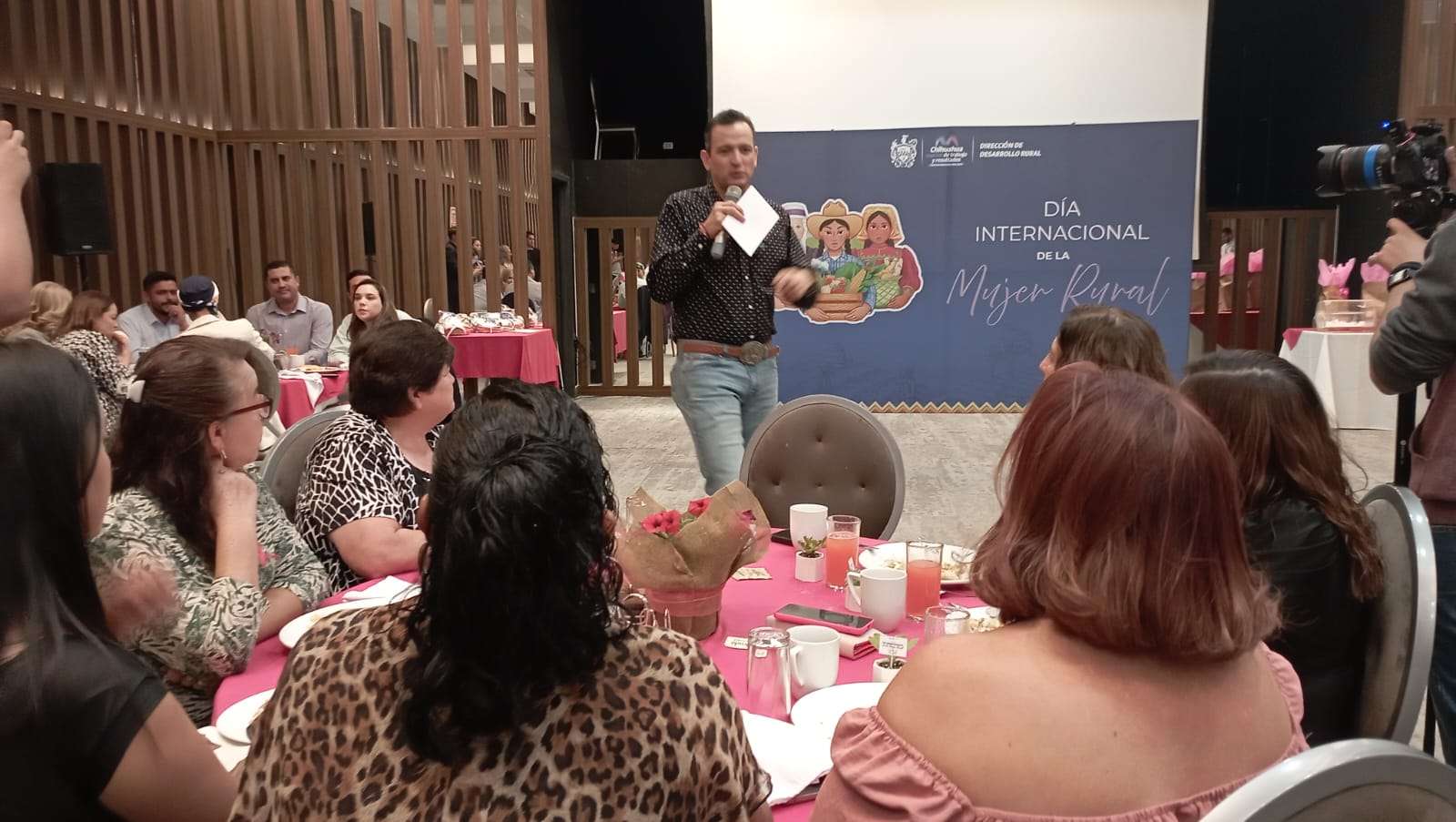 Celebra Marco Bonilla a las mujeres rurales en su día | El Bordo