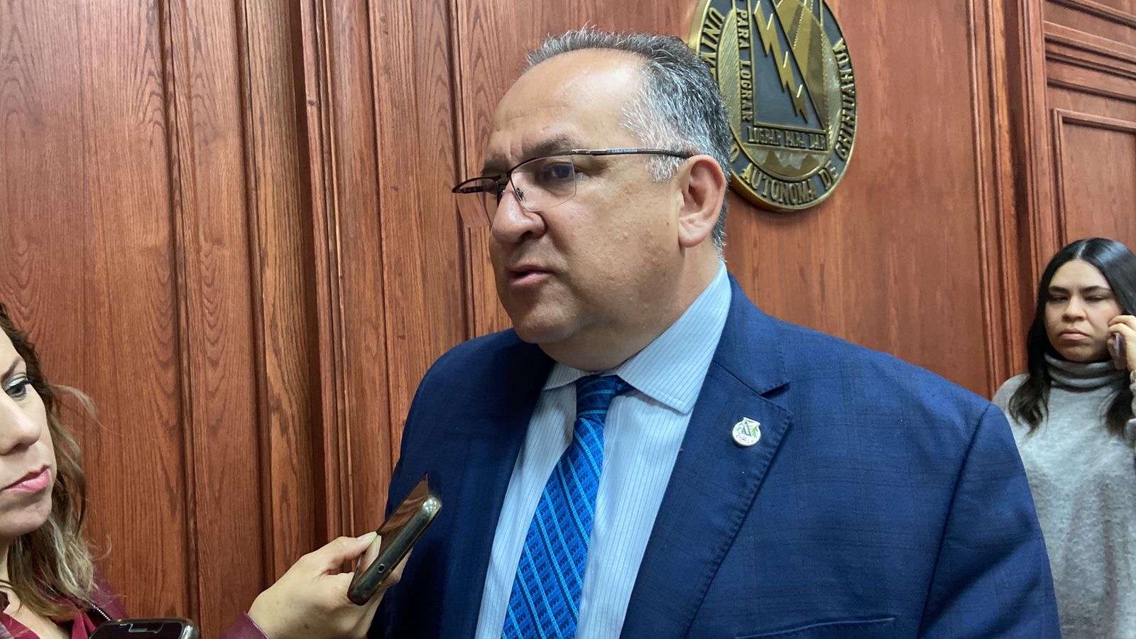 Pone rector a disposición información por sanción del Teja