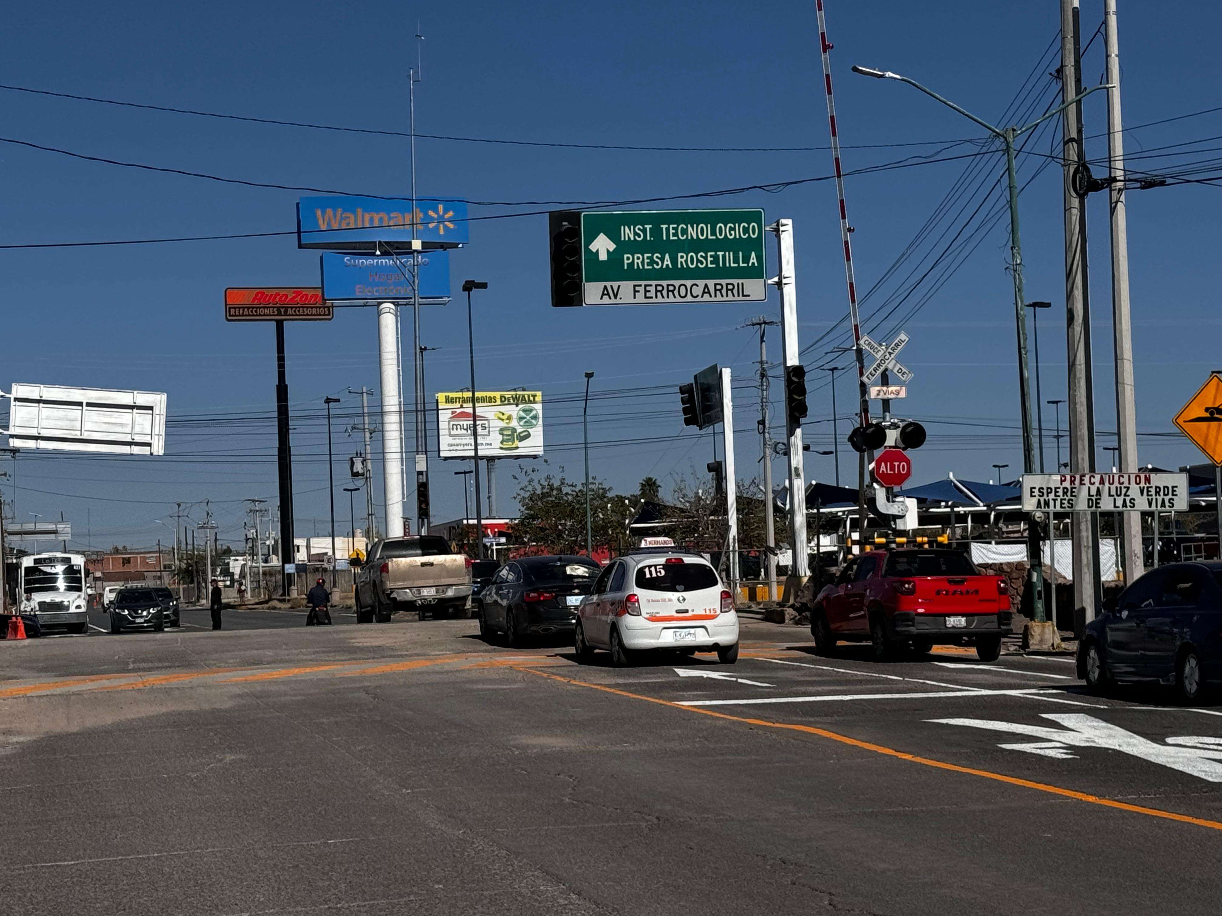 Reabren cruce ferroviario de avenida Tecnológico en Delicias