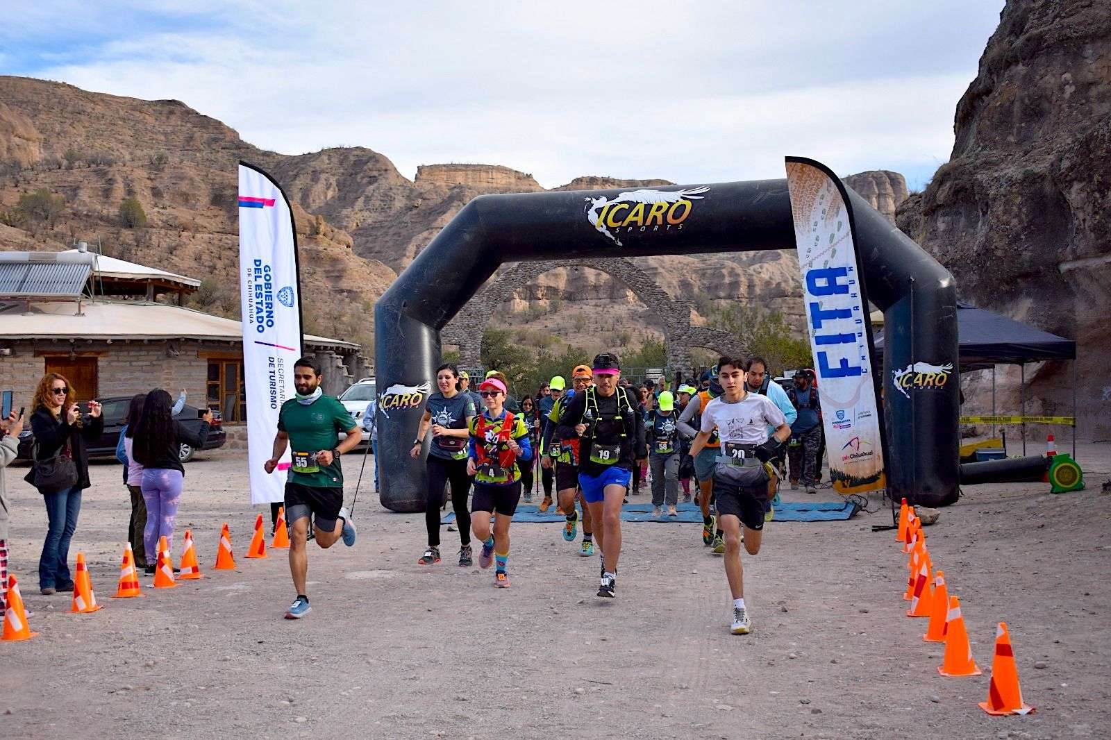 Corren el Nonoava Trail Race 2024 en la sierra tarahumara | El Bordo