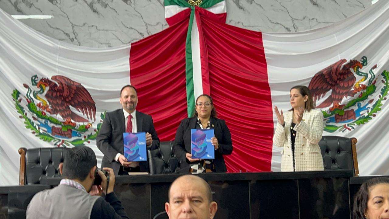 Entregan Tercer Informe de Gobierno en el Congreso | El Bordo