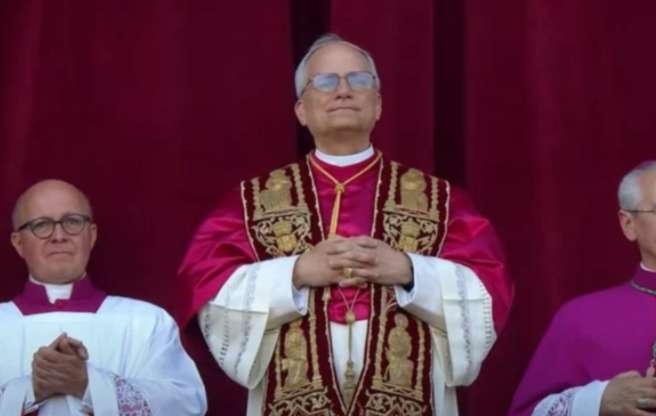 Presentan al nuevo Papa, decide llamarse León XIV