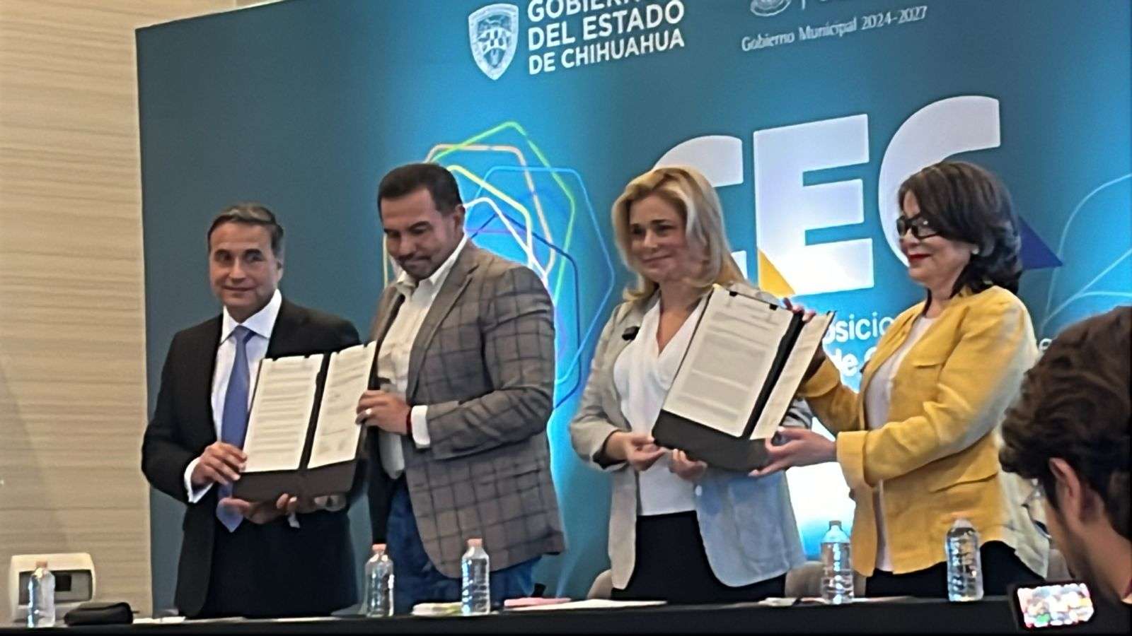 Firman Promesa de Donación de terreno para el Centro de Convenciones ...
