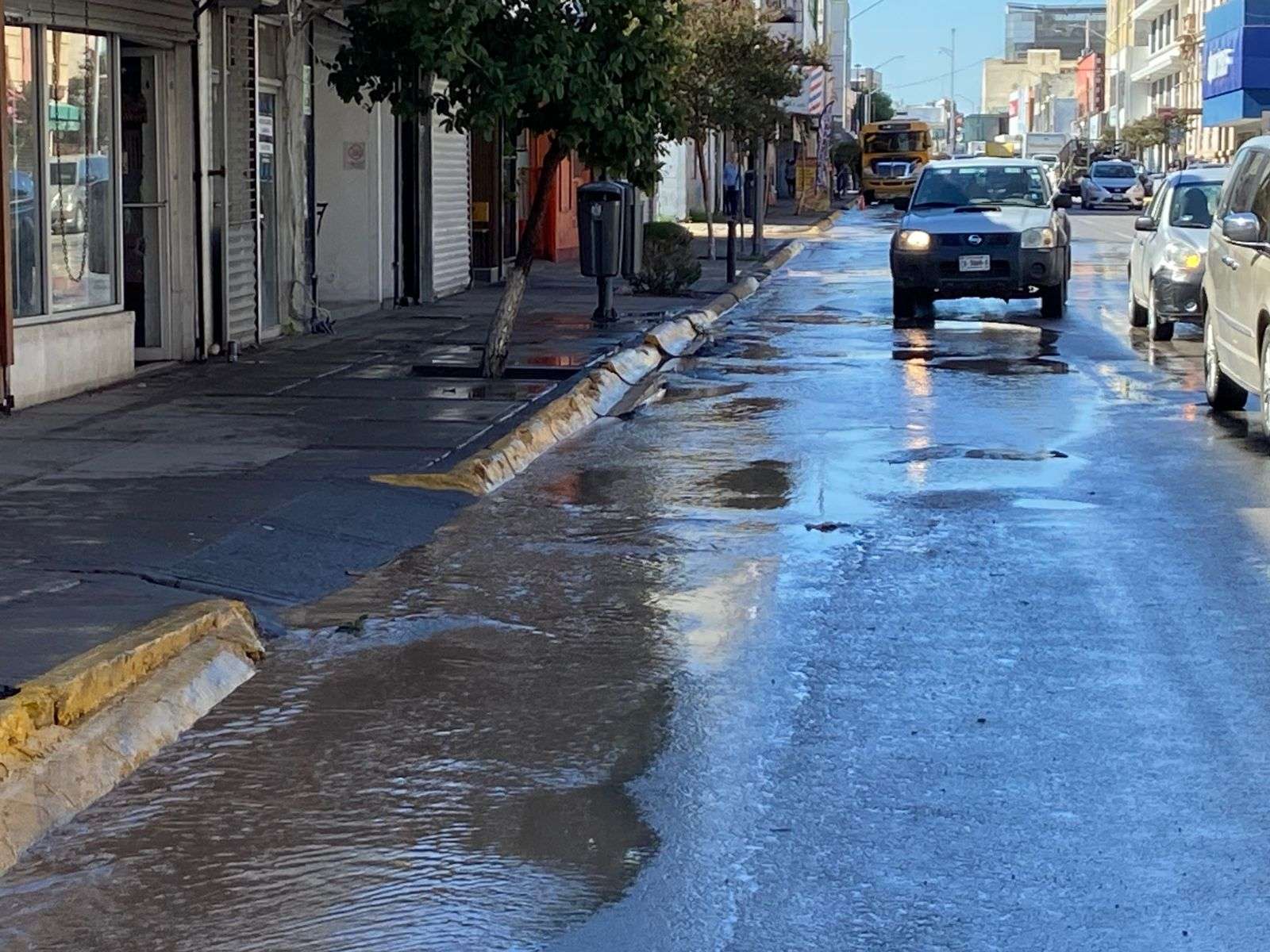 Repara Jmas fuga de agua que desperdició miles de litros en el centro ...
