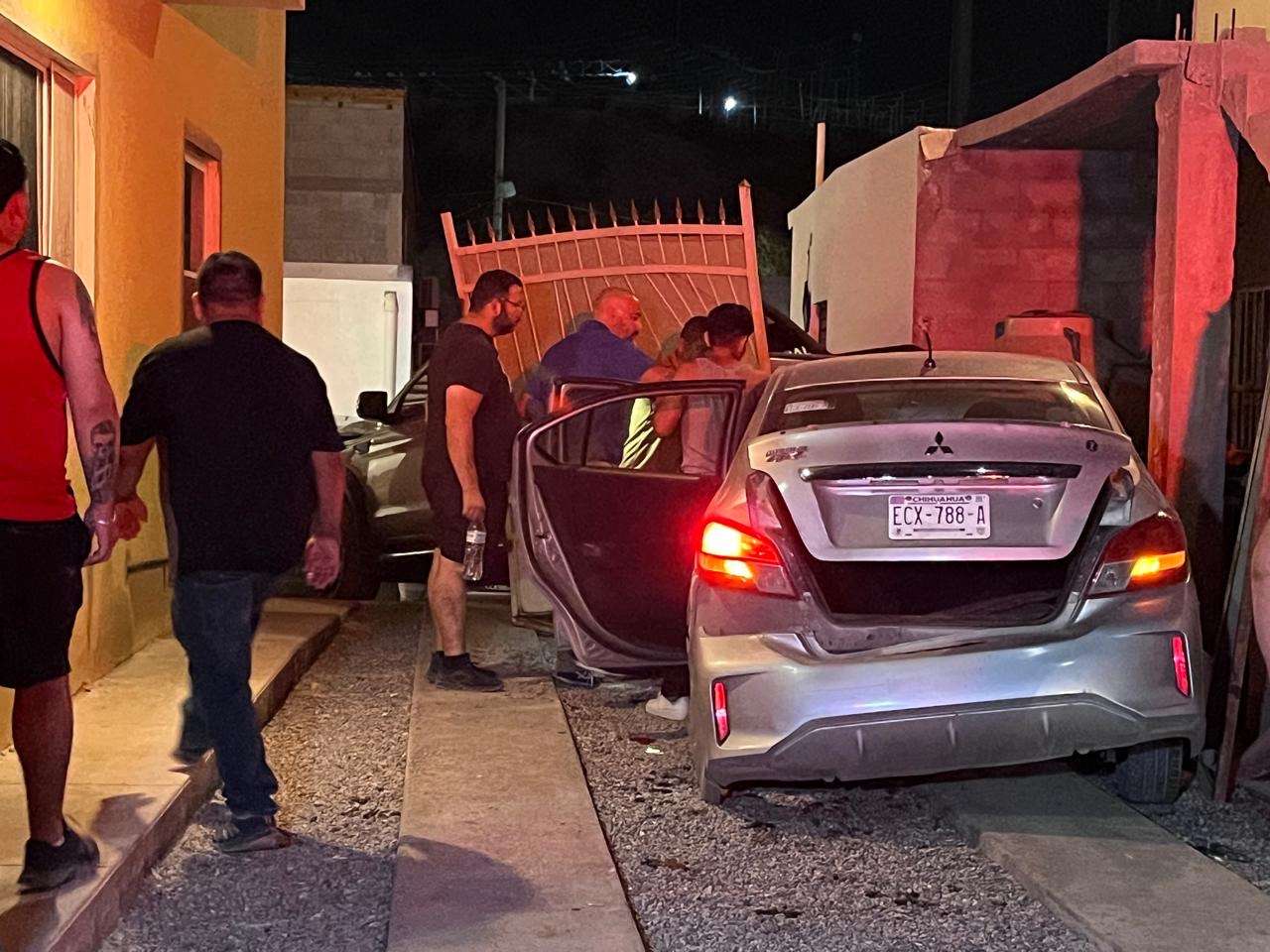 Conductor de plataforma se queda sin frenos y choca contra casa | El Bordo