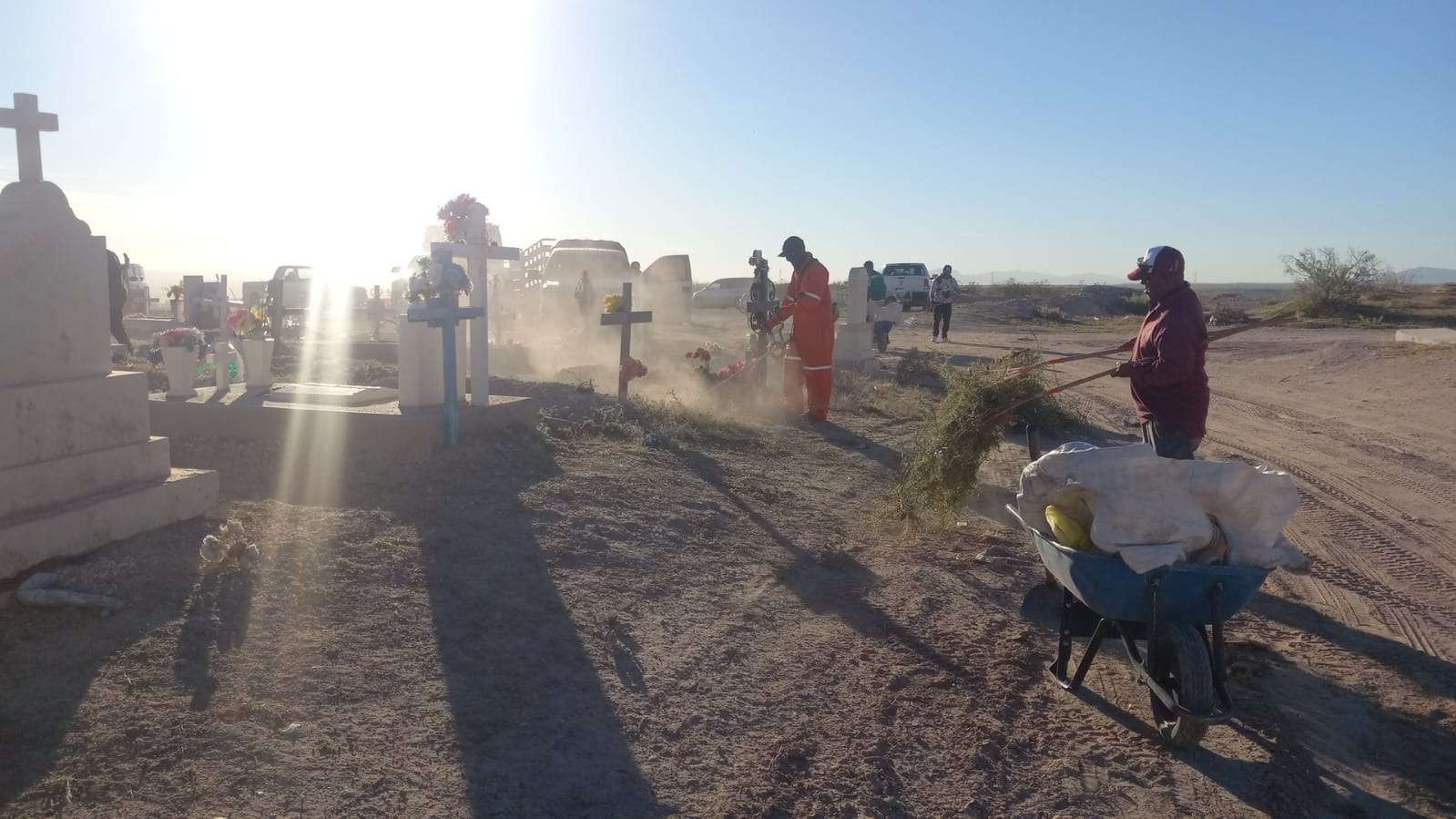 Intensifican mantenimiento en panteones por Día de Muertos | El Bordo