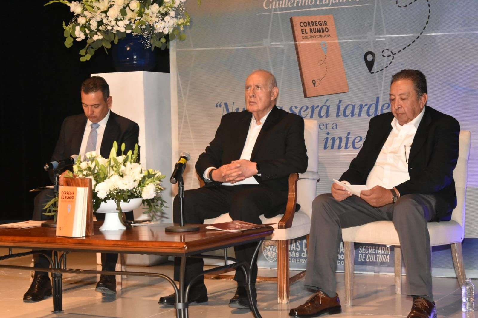 Presenta Guillermo Luján Peña su libro Corregir el Rumbo | El Bordo