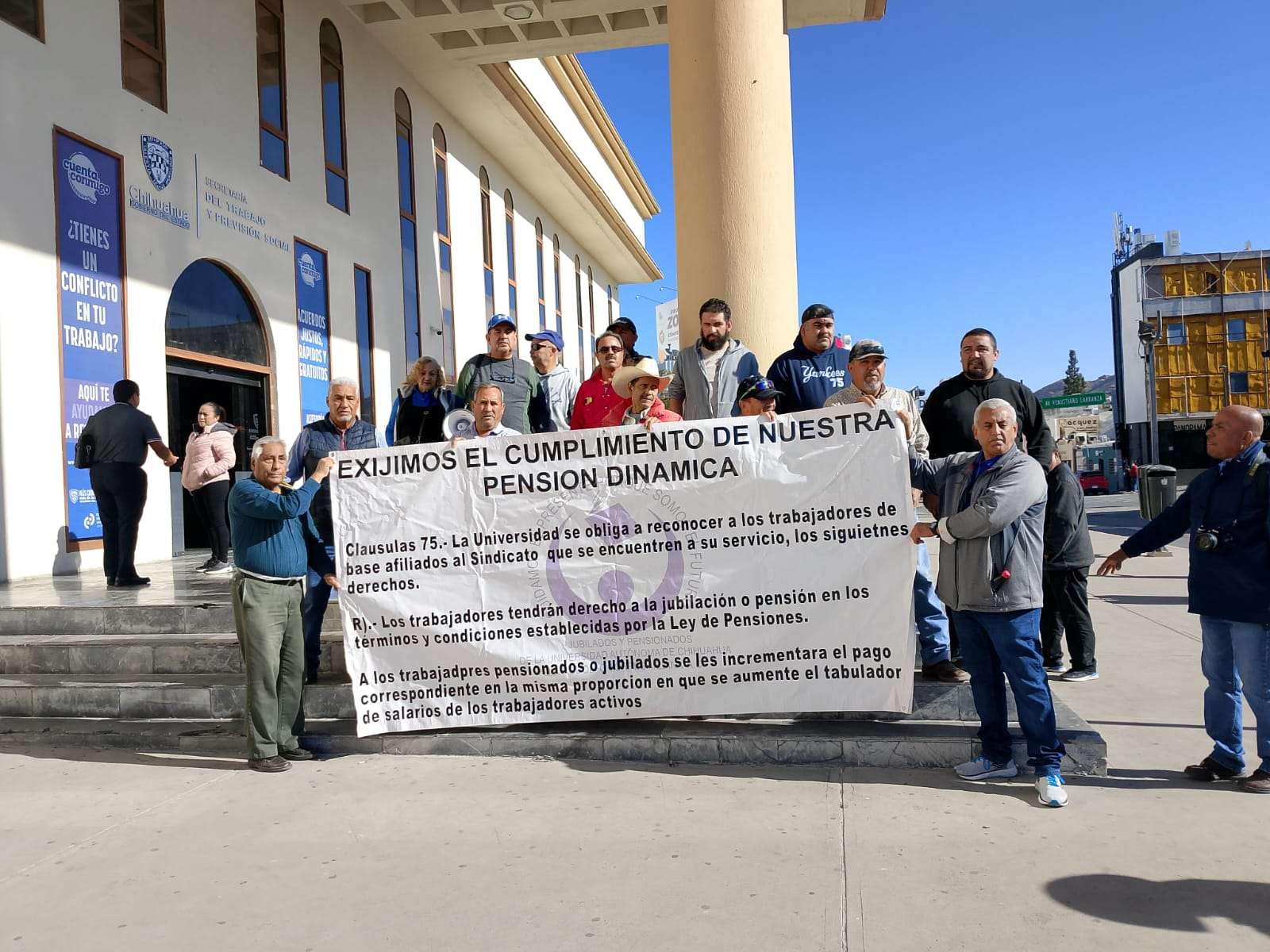 Protestan jubilados de la Uach por incumplimiento de pensión dinámica ...