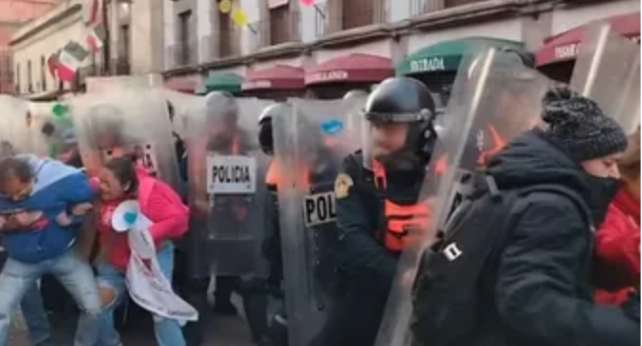 Realiza CNTE paro nacional, en CdMx marchan al Palacio de Gobierno 