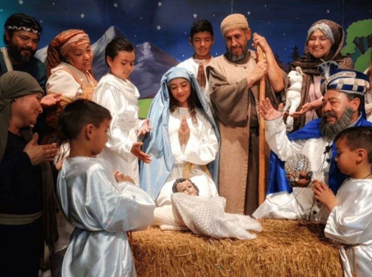 Pastorelas y posadas, tradiciones navideñas mexicanas