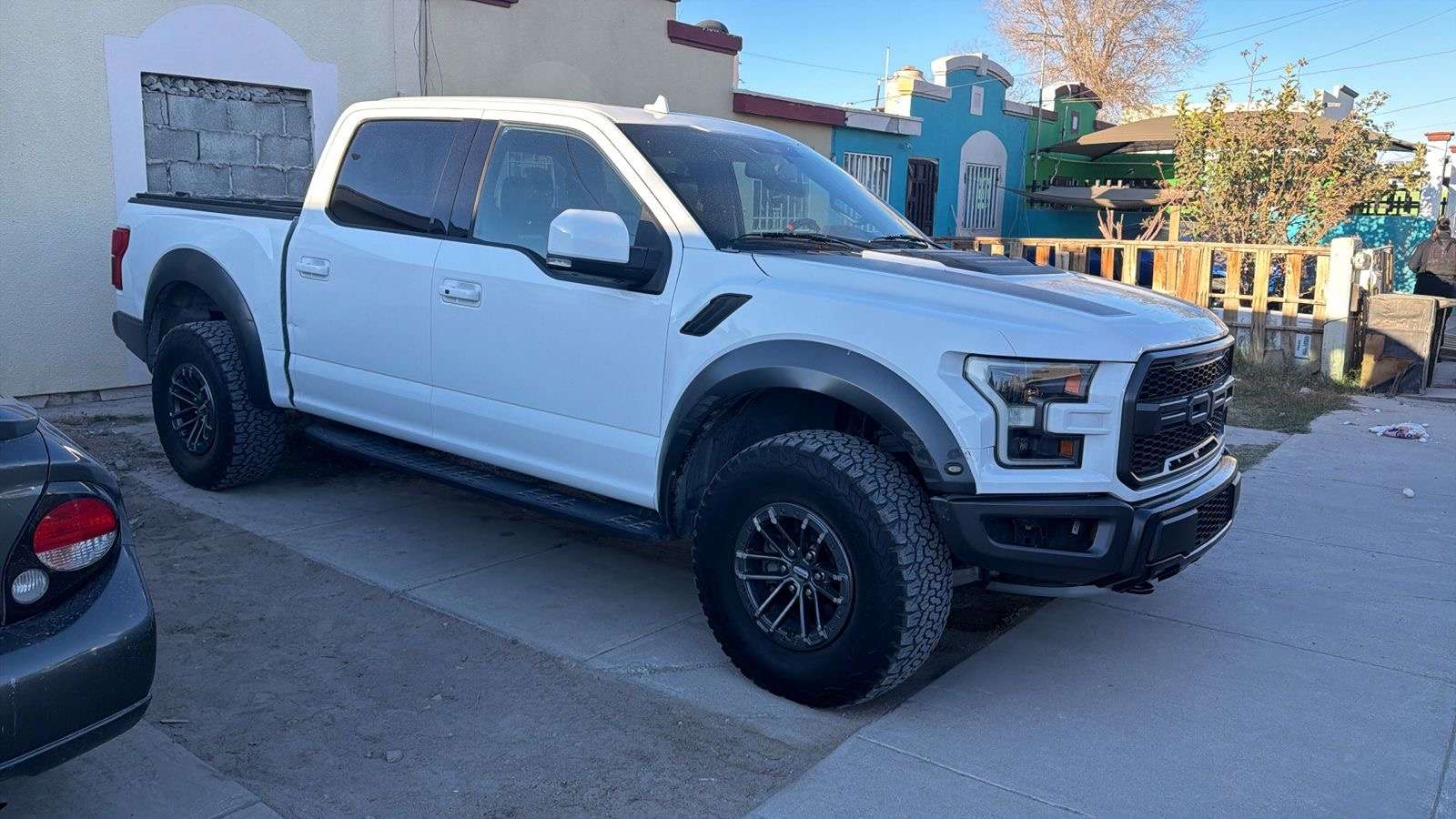 Recuperan camioneta robada en minutos tras operativo con drones