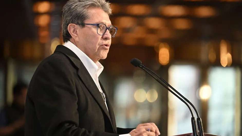 Descarta Monreal reducción de plurinominales