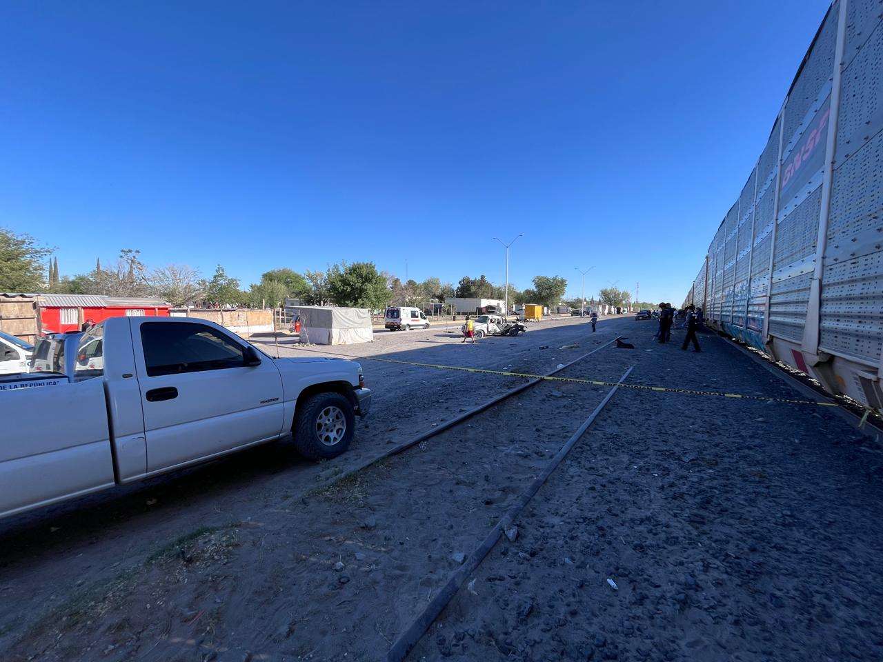 Muere hombre tras ser embestido por tren al intentar ganarle el paso ...