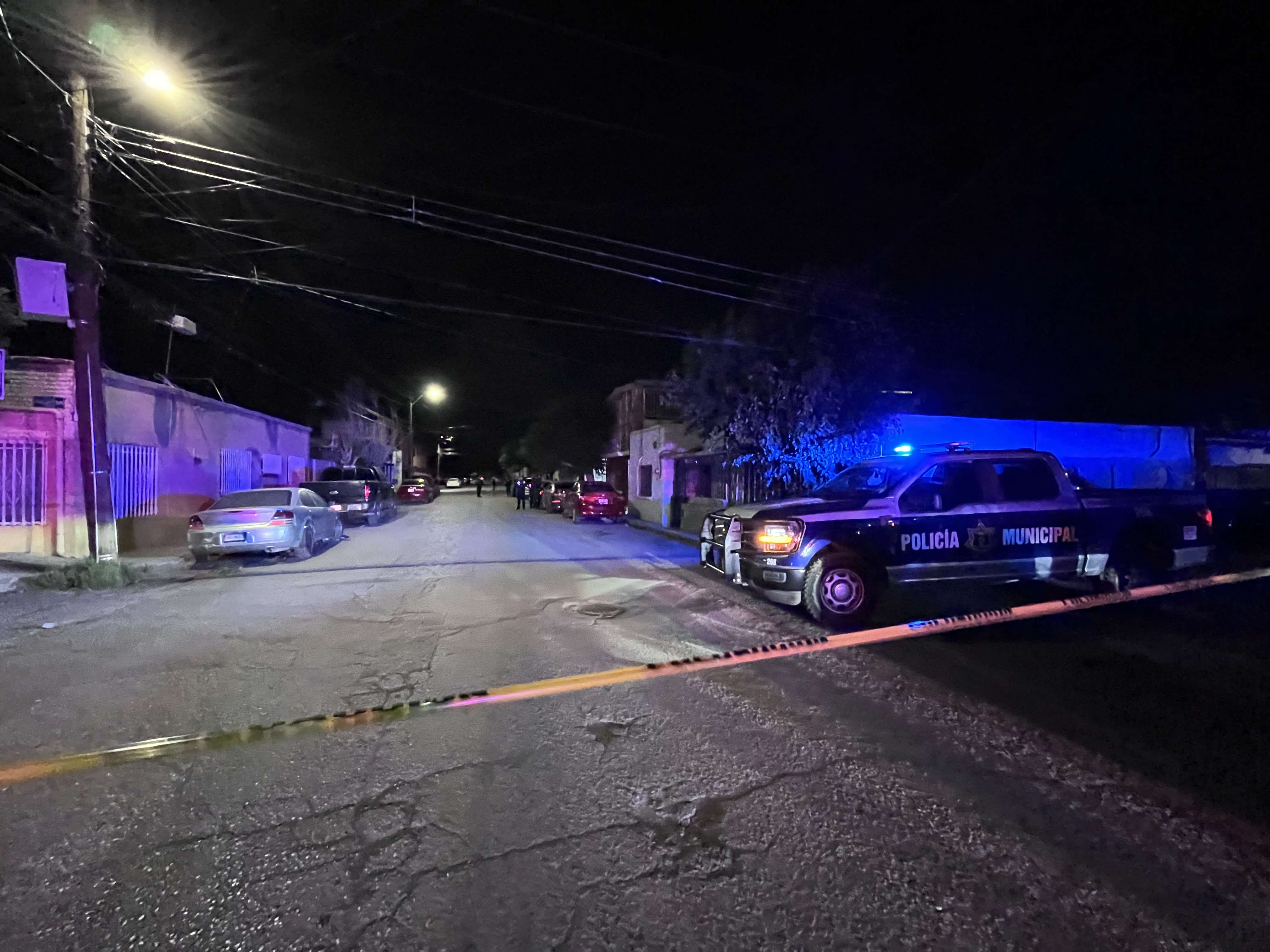 LOCALIZAN CUERPO ‘ENCOBIJADO’ DENTRO DE AUTO EN LA COL.PARTIDO ROMERO