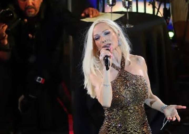 Canta Marisela ante un Palenque semivacío en Feria de Santa Rita | El Bordo