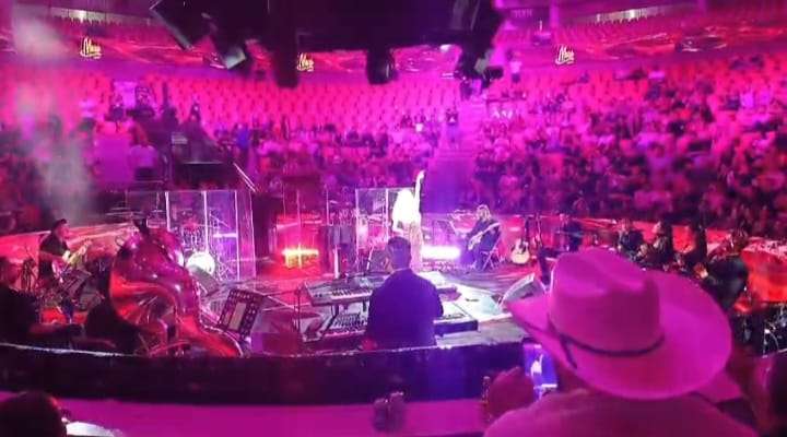 Canta Marisela ante un Palenque semivacío en Feria de Santa Rita | El Bordo