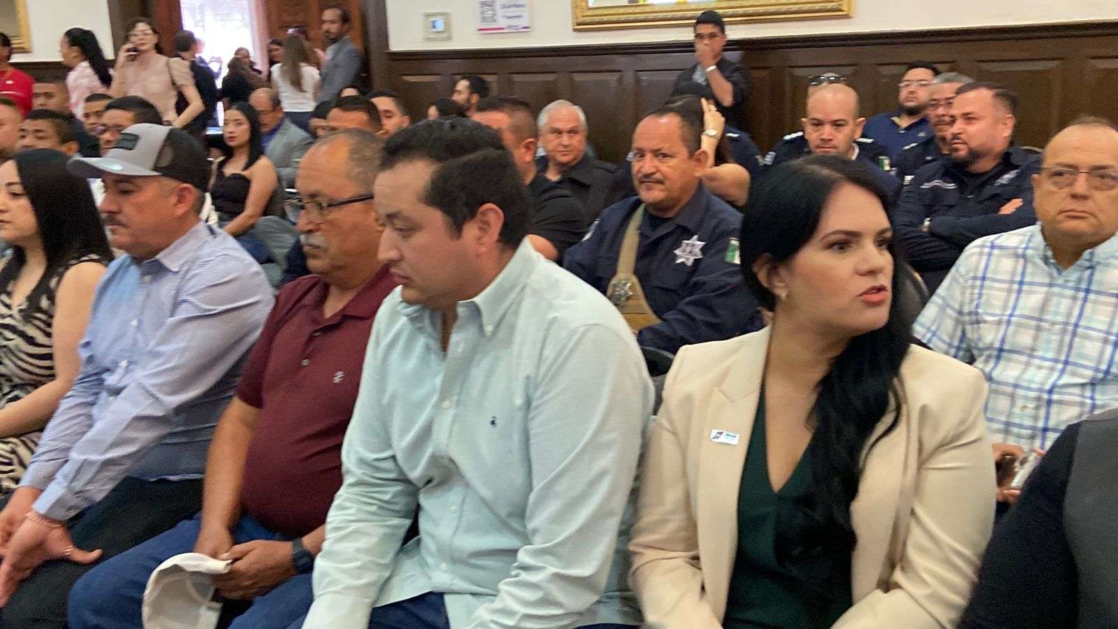 Firman convenio para fortalecer instituciones policiales de 16 ...
