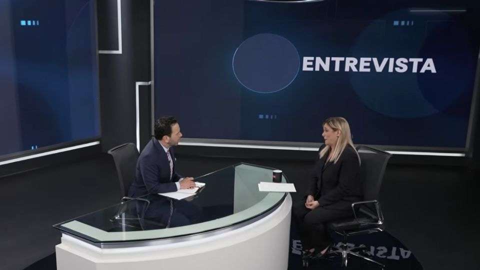 ANDREA ES...